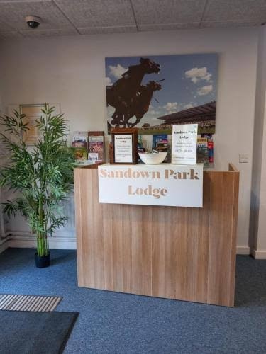 Sandown Park Lodge photo 3