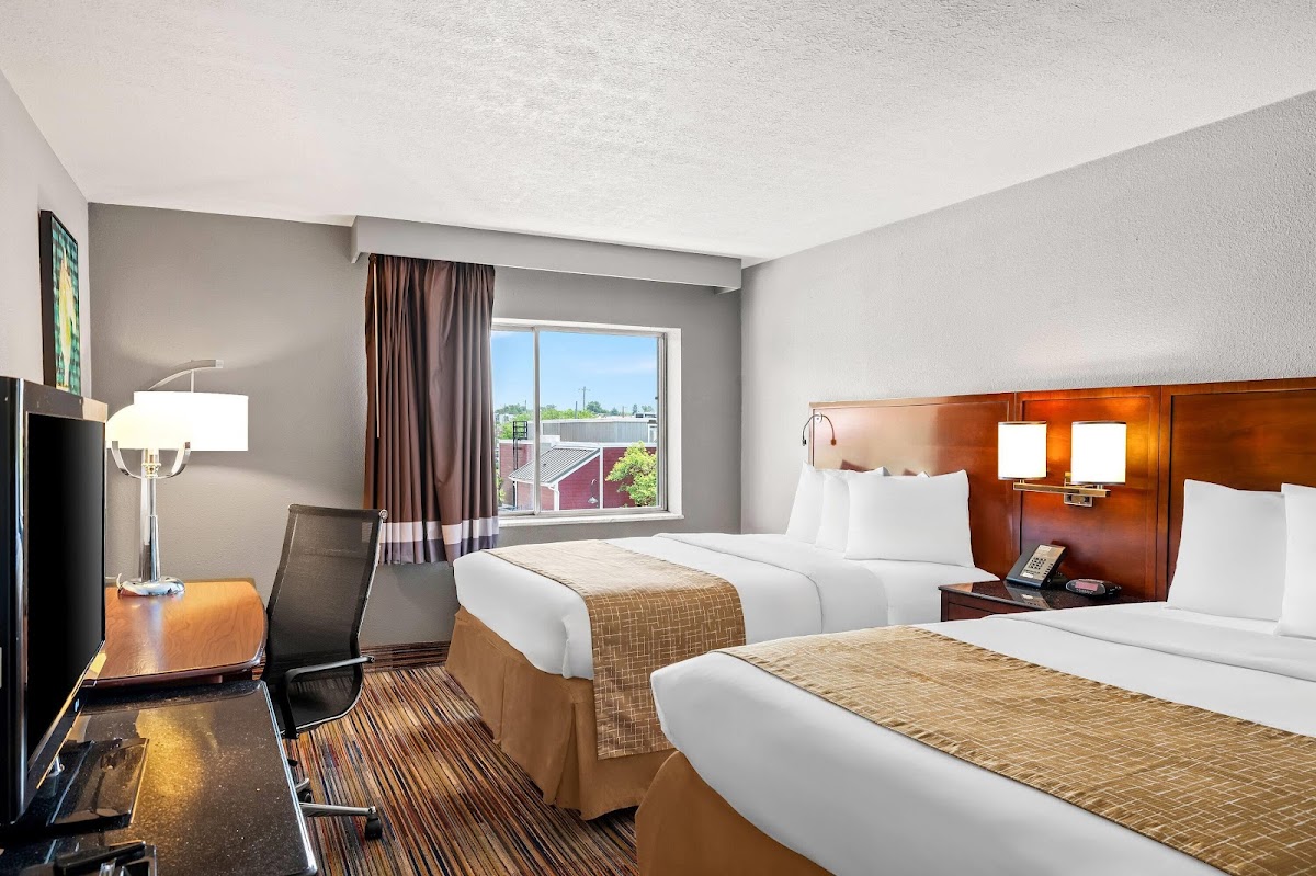 Travelodge by Wyndham Bloomington photo 2