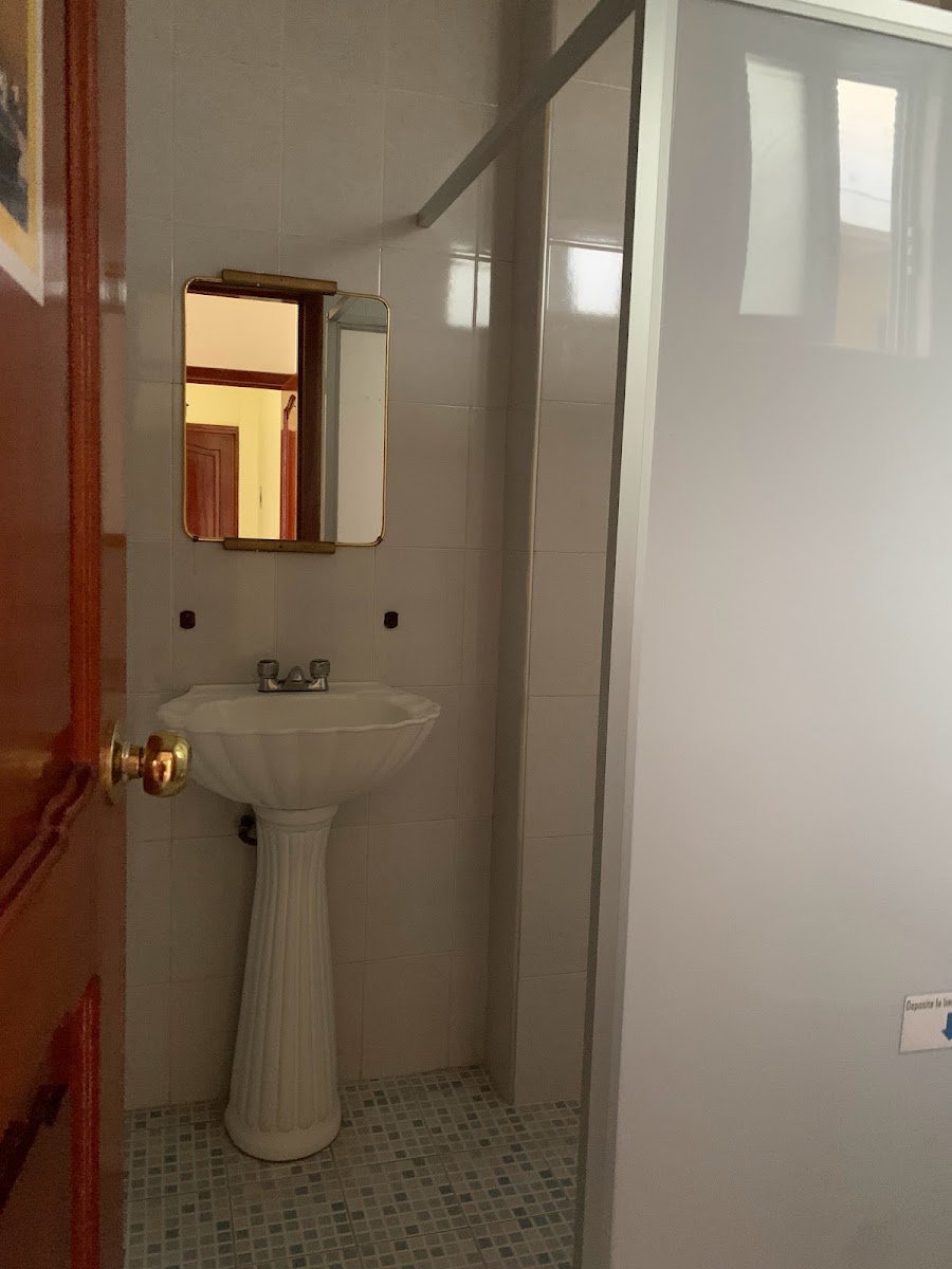 Hotel- Hostal Economico Renacimiento photo 3