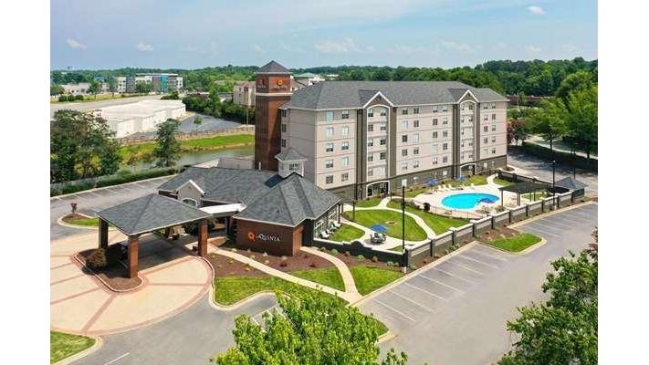 La Quinta Inn & Suites by Wyndham Greensboro NC