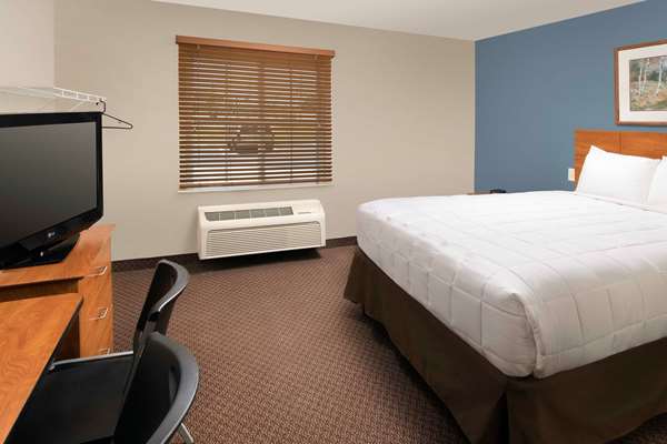 WoodSpring Suites San Antonio North Live Oak I-35 photo 2