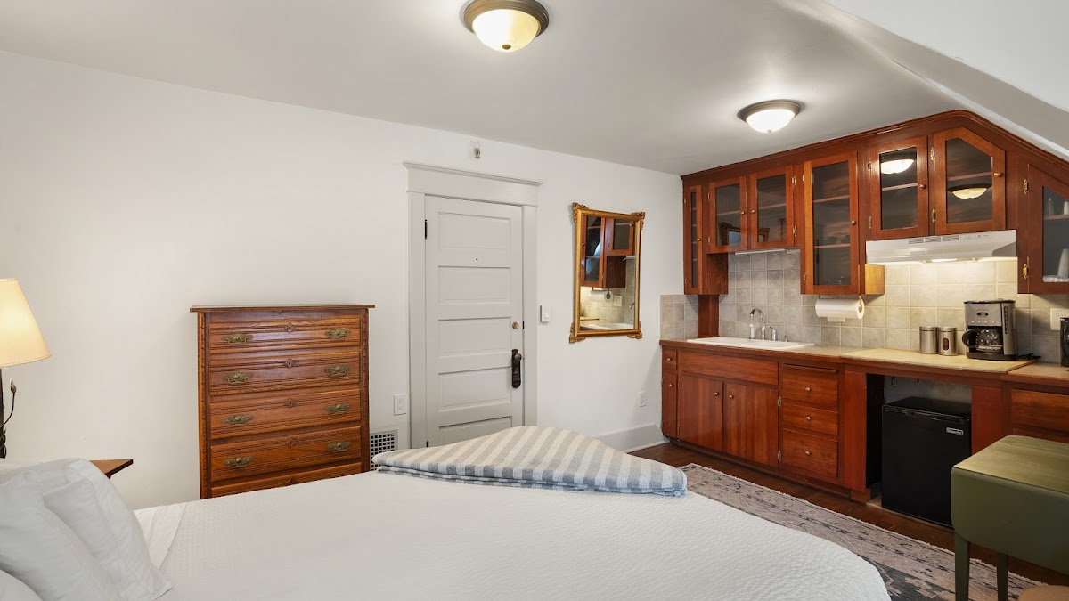 Greenbriar Inn photo 2