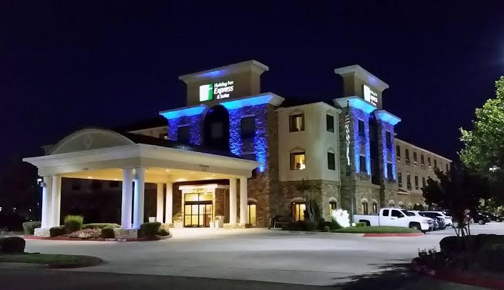 Holiday Inn Express & Suites Texarkana by IHG