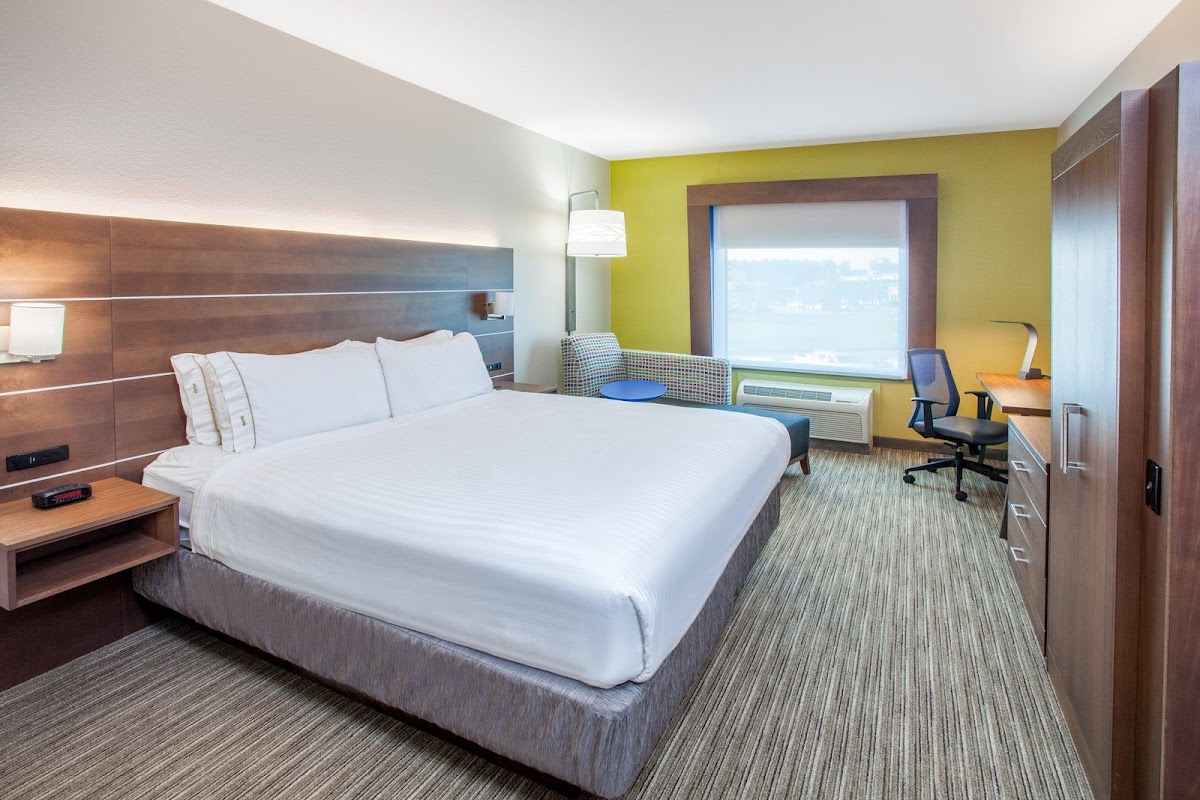 Holiday Inn Express & Suites Texarkana by IHG photo 2