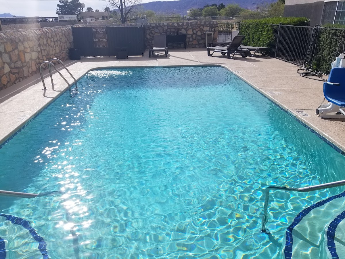 Comfort Suites El Paso Airport photo 3