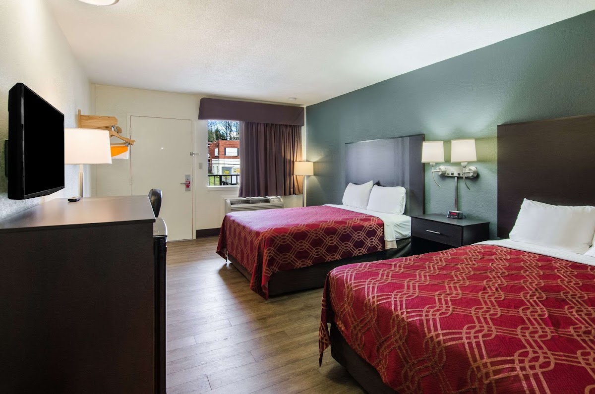 Econo Lodge Near Motor Speedway photo 2