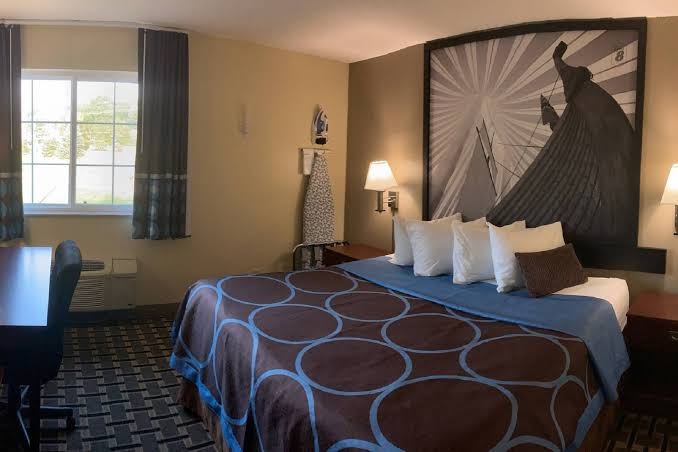 Super 8 by Wyndham Chisago City photo 3