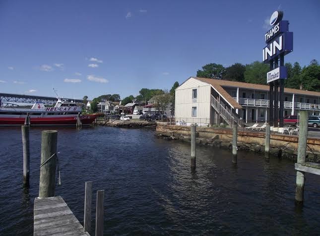 Thames Inn & Marina