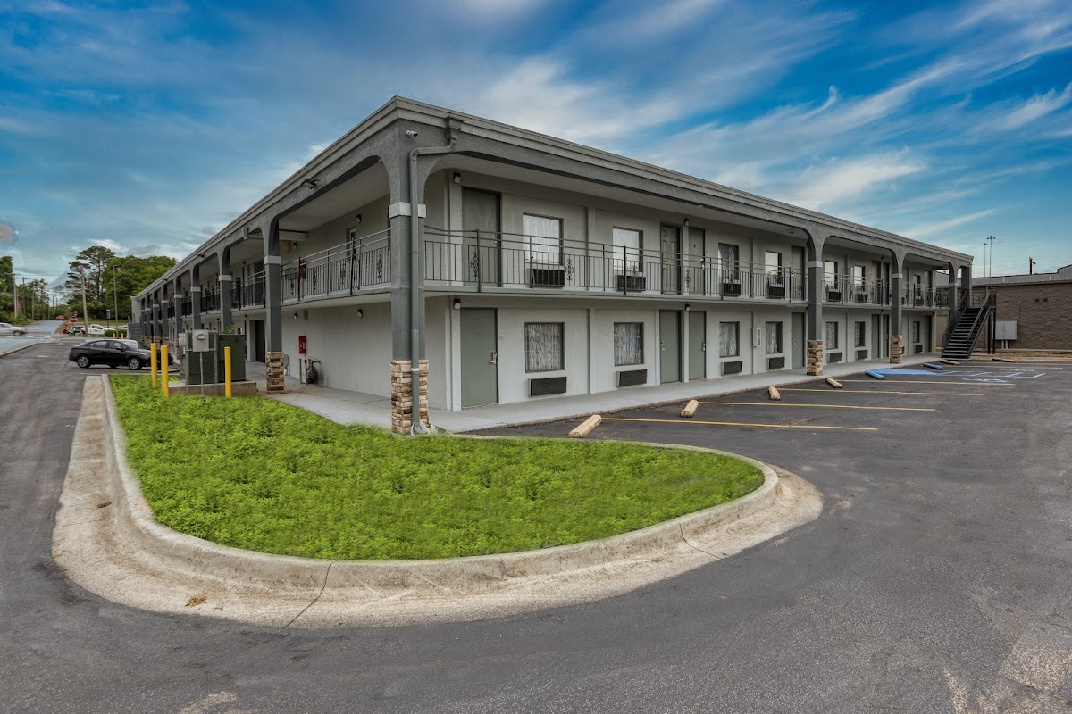 Clarion Pointe Decatur Downtown