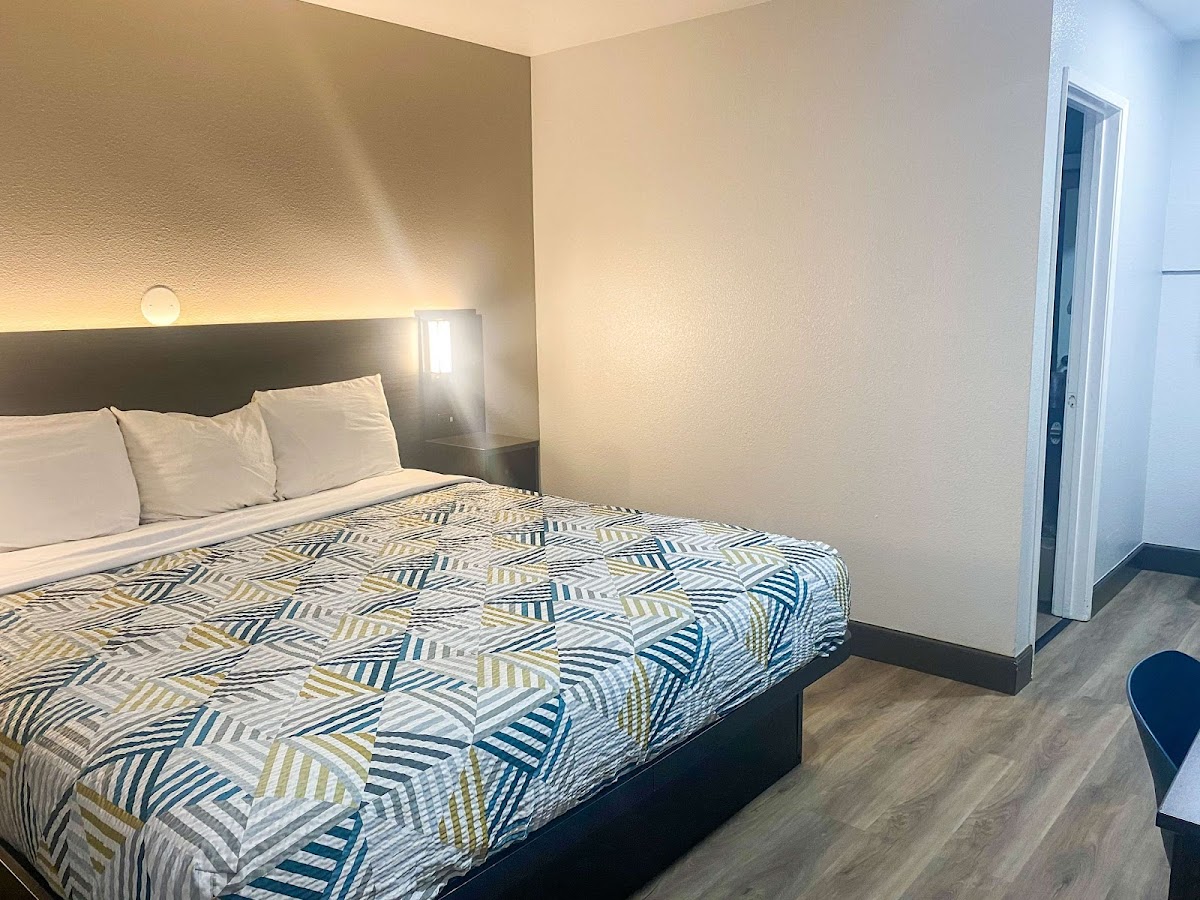 Motel 6 San Bernardino, CA - South photo 2