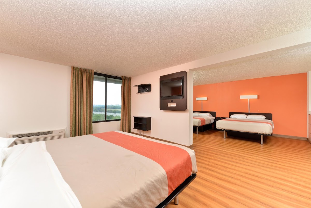 Motel 6 Fort Worth, TX - Downtown East photo 2
