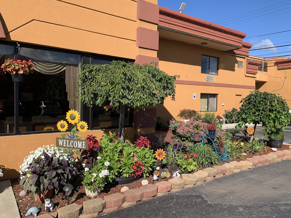 A Victory Inn Dearborn, MI - West