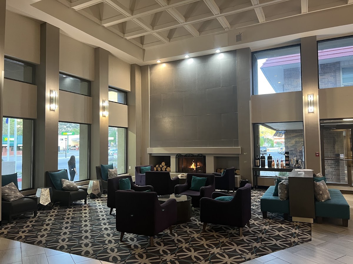 La Quinta Inn & Suites by Wyndham Glenwood Springs photo 3