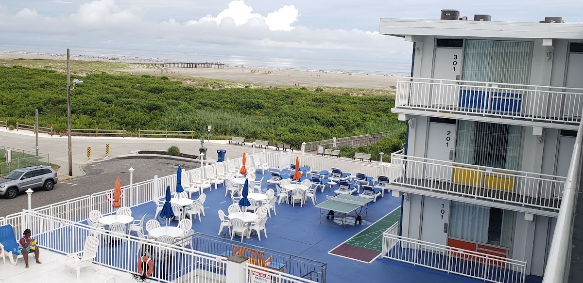 Crusader Oceanfront Resort and Restaurant photo 3