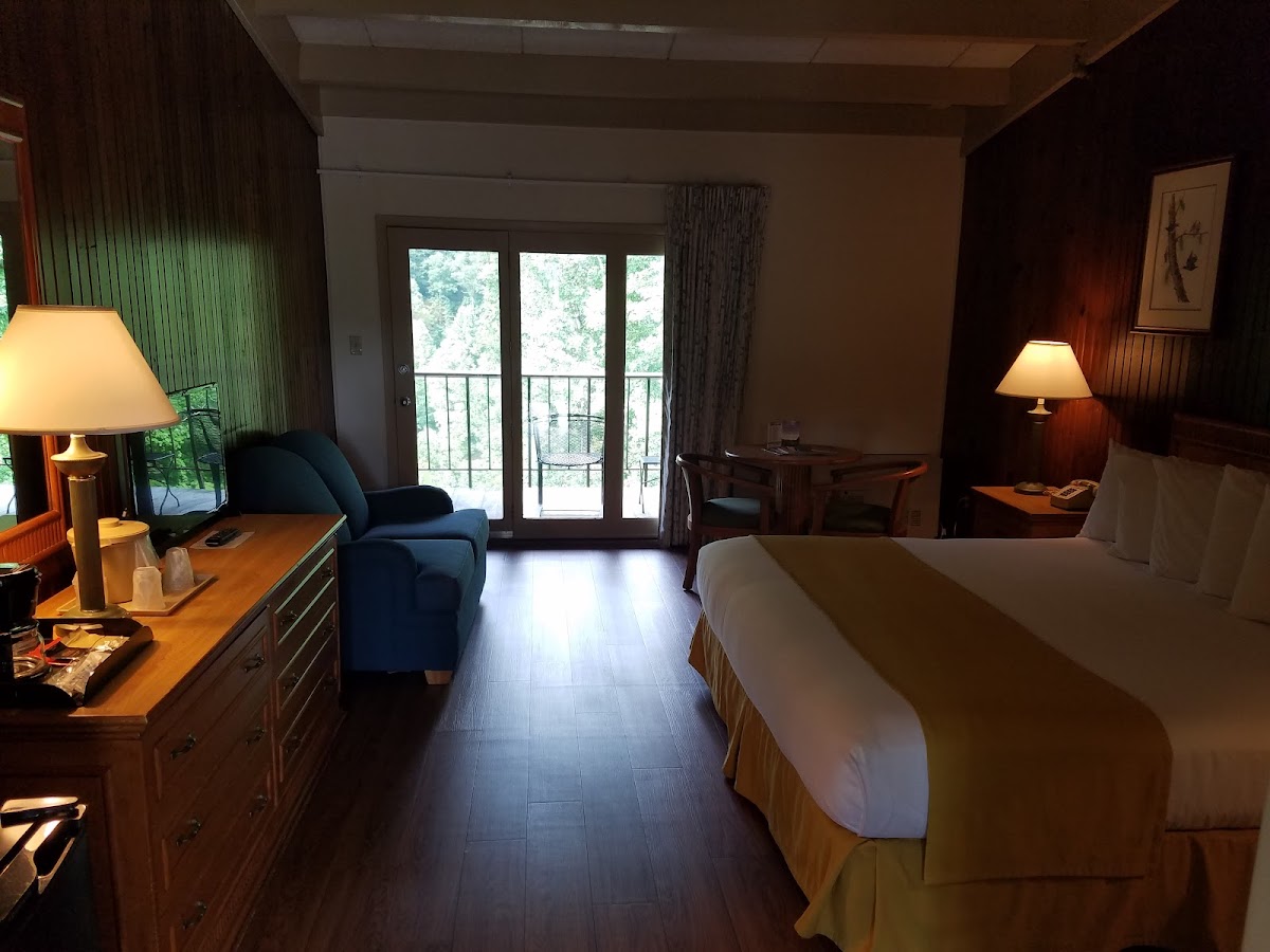 May Lodge photo 2