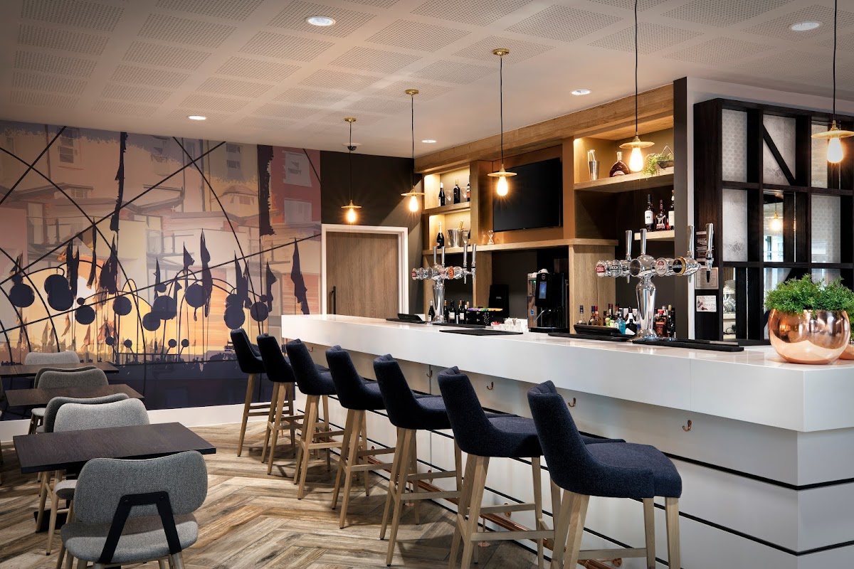 Hampton by Hilton Bristol Airport photo 2