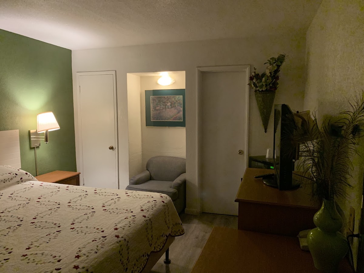 Budget Inn Global photo 2