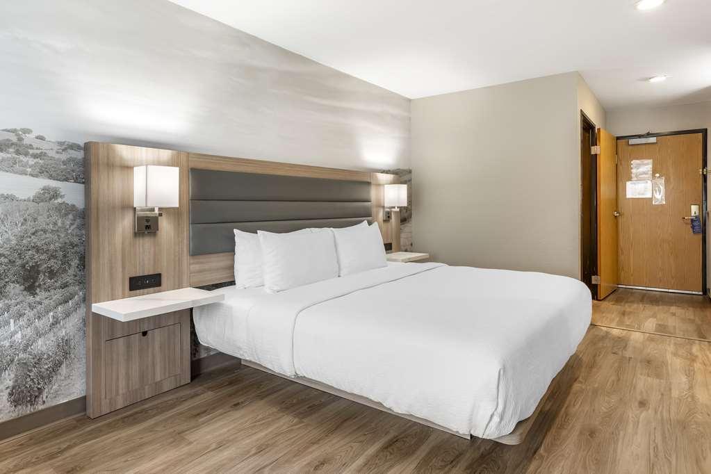 Best Western Plus Vineyard Inn photo 2