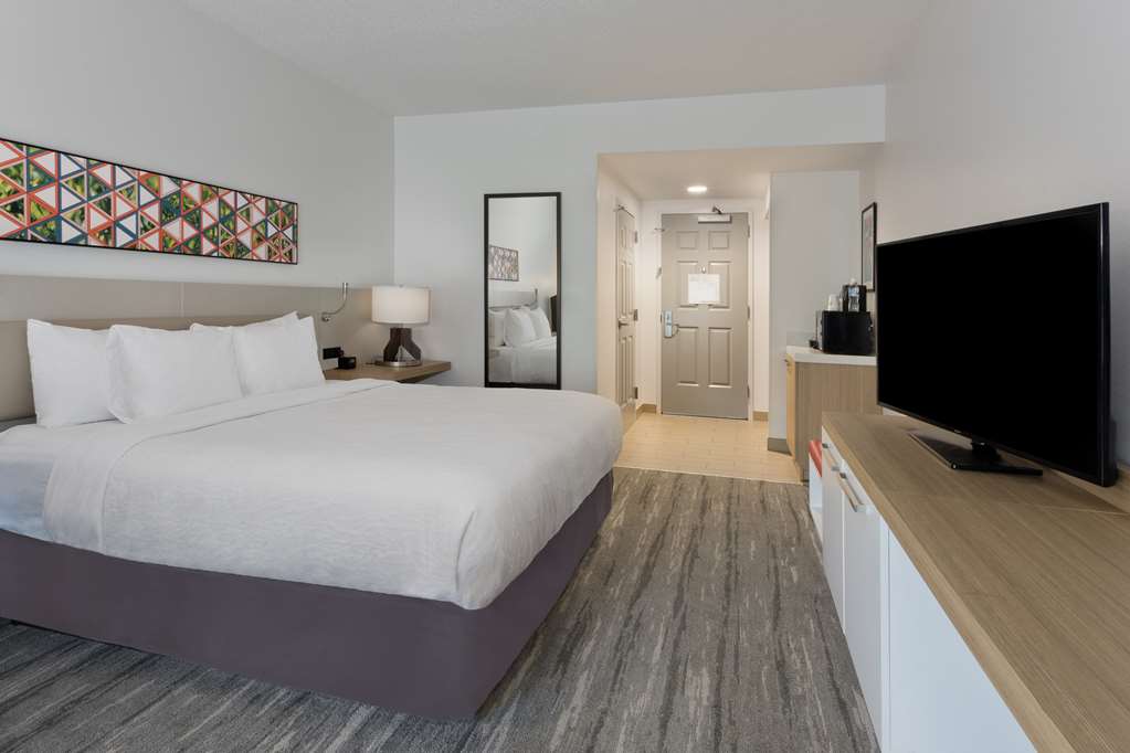 Hilton Garden Inn Birmingham/Lakeshore Drive photo 2