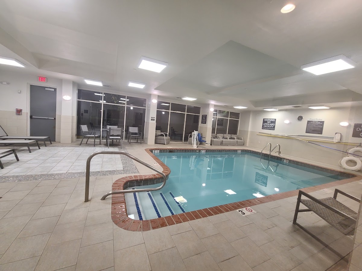 Hilton Garden Inn Birmingham/Lakeshore Drive photo 3
