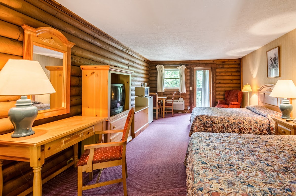 Master Hosts Resorts - Highland Hills Cabins, NC photo 2