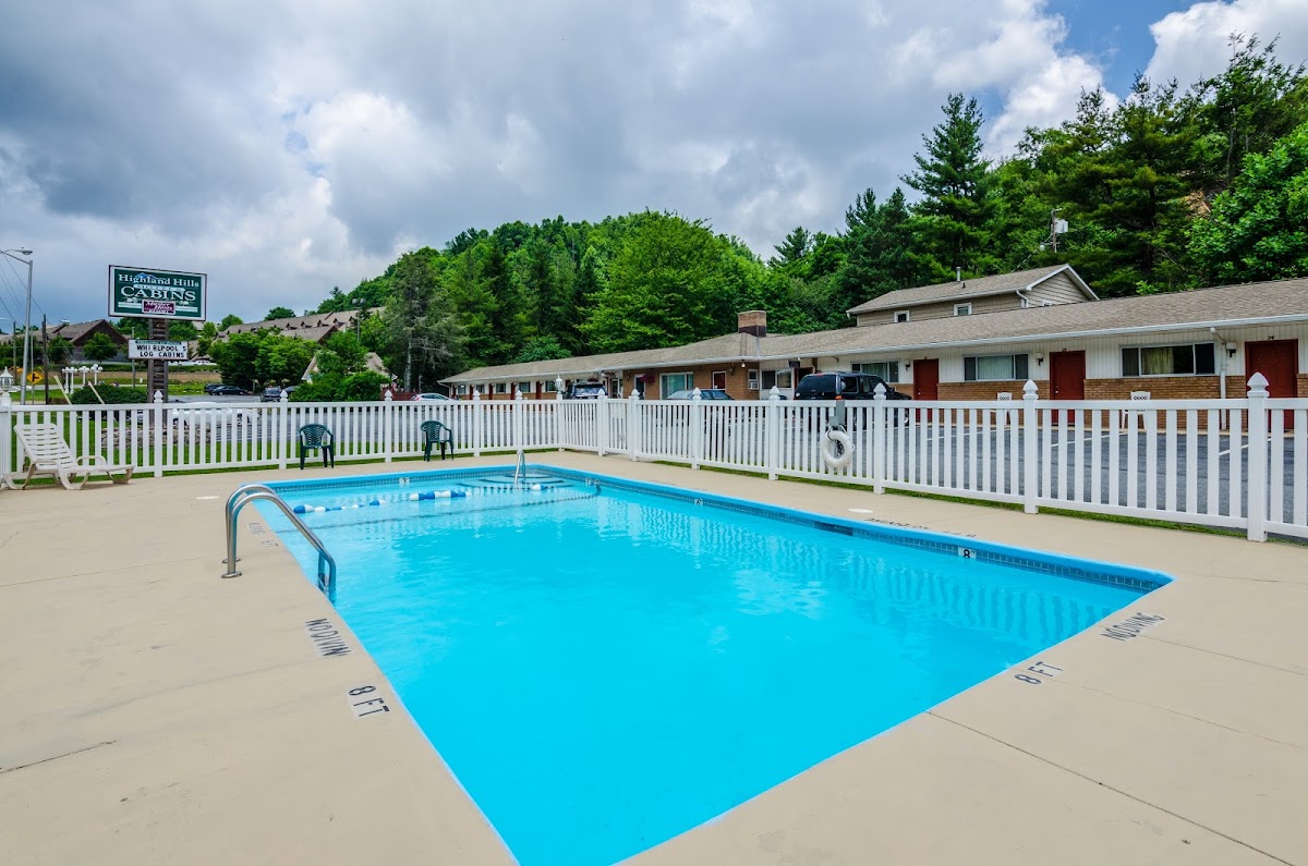 Master Hosts Resorts - Highland Hills Cabins, NC photo 3
