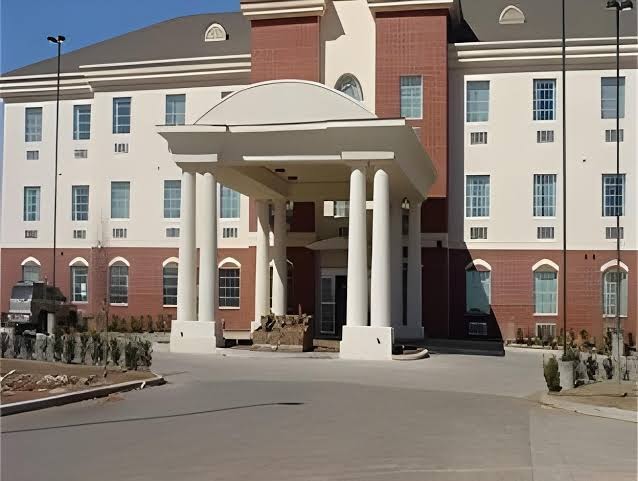 Holiday Inn Express & Suites Levelland by IHG