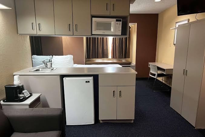 Microtel Inn & Suites by Wyndham Houston photo 3