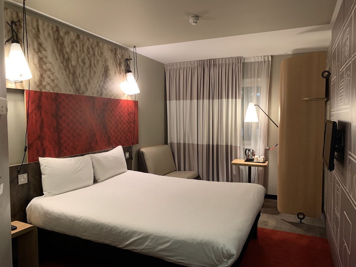 ibis Sheffield City photo 2