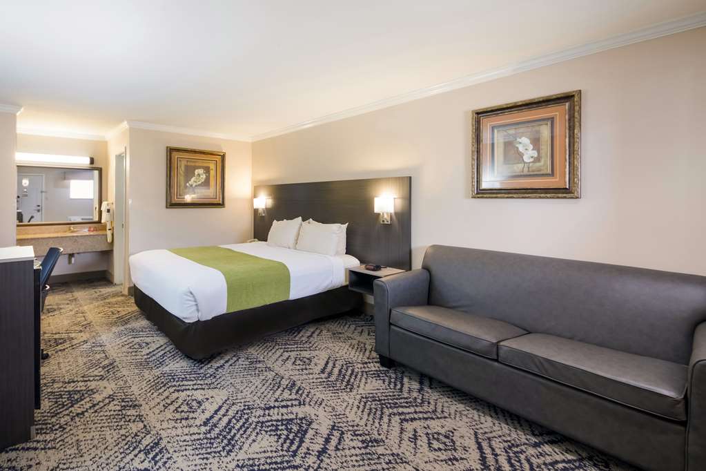 SureStay by Best Western Rockdale photo 2