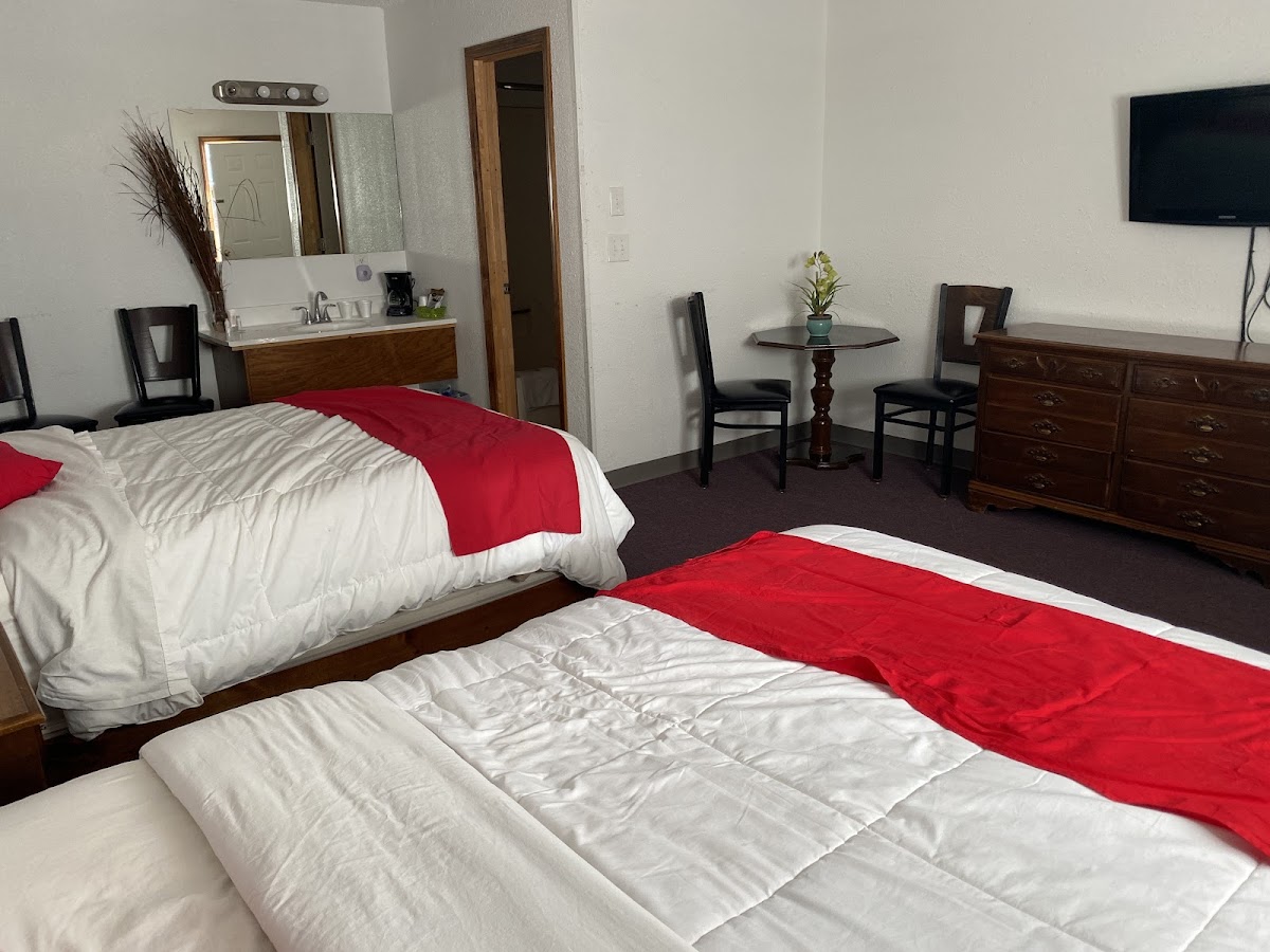 Golden Prairie Motel photo 2