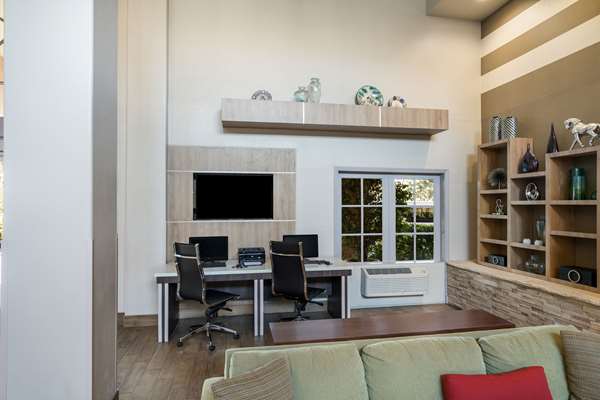 MainStay Suites Orange County John Wayne Airport photo 2