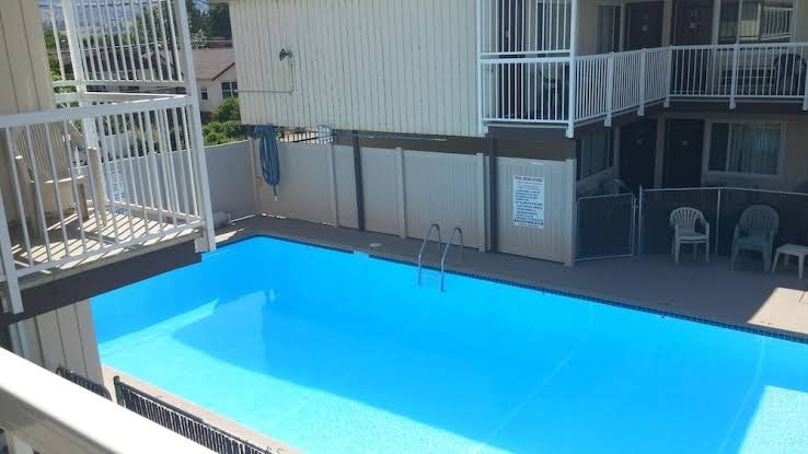 Shoreline Resort