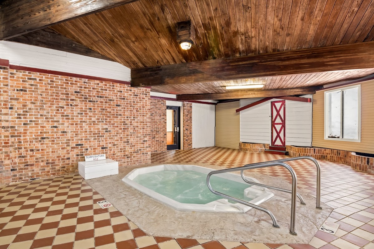 Econo Lodge Manistee photo 3