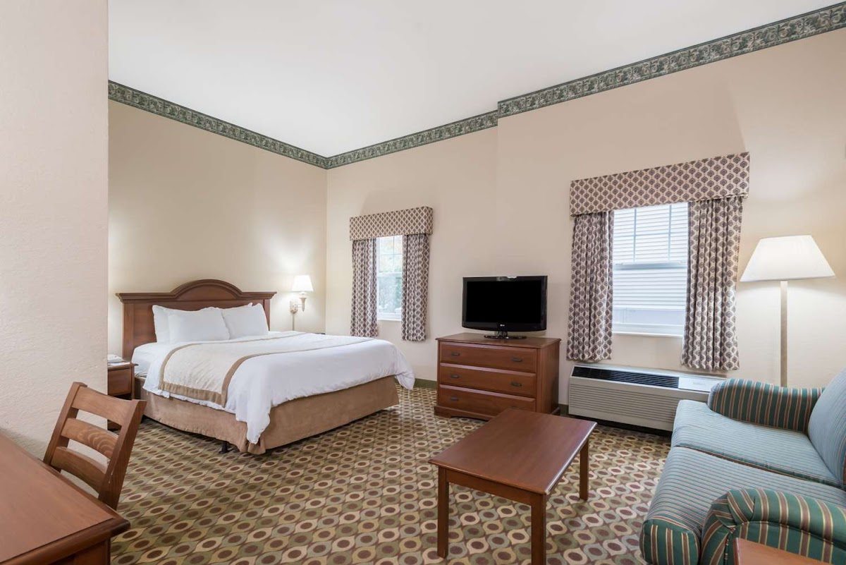 Hawthorn Suites by Wyndham Franklin / Milford Area photo 2