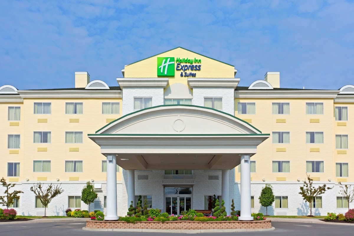 Holiday Inn Express & Suites Watertown-Thousand Islands by IHG