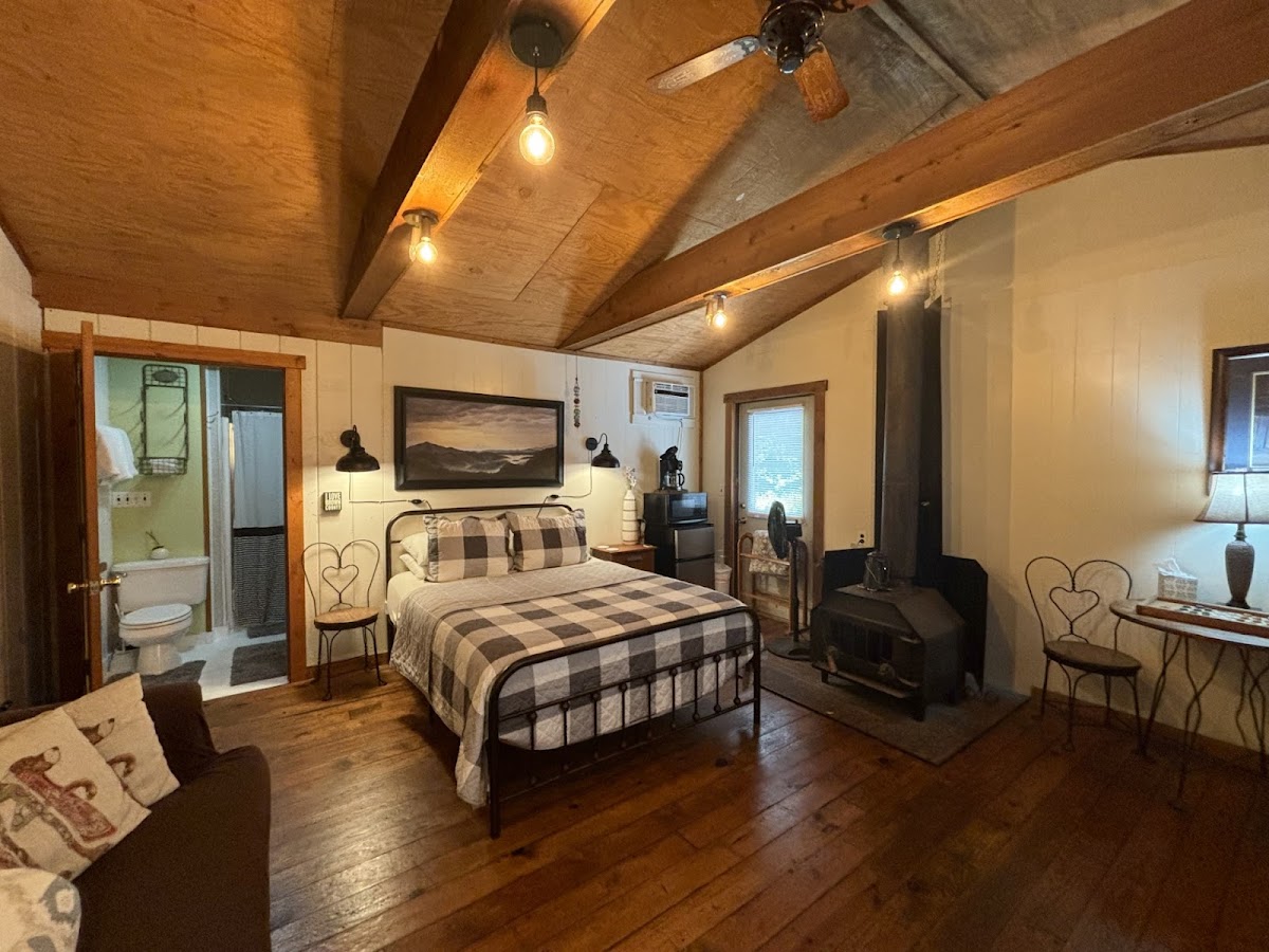 Iris Garden Downtown Cottages & Suites photo 2