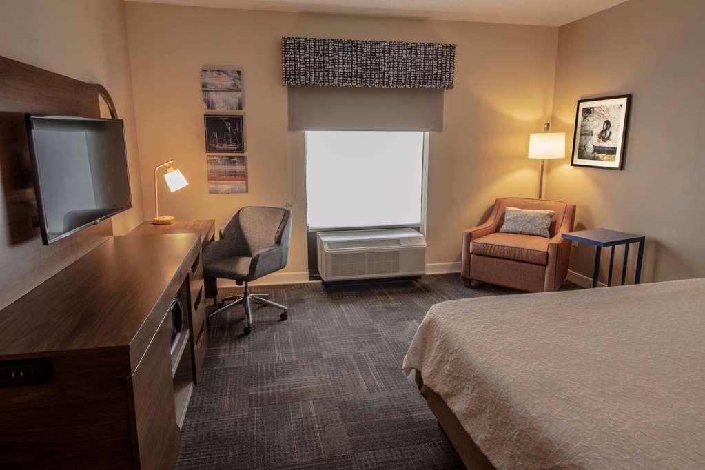 Hampton Inn & Suites Chesapeake-Battlefield Blvd. photo 2