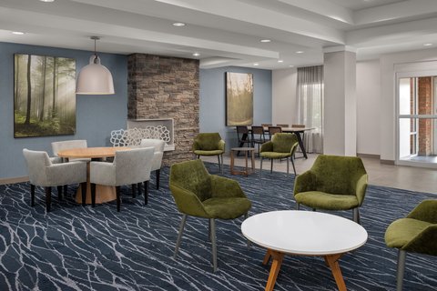 Fairfield by Marriott Inn & Suites Roanoke Hollins/I-81 photo 2
