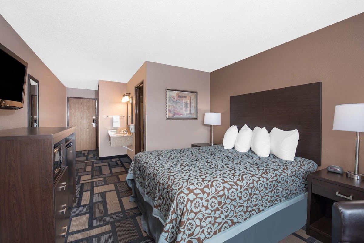 Days Inn by Wyndham Watertown photo 2