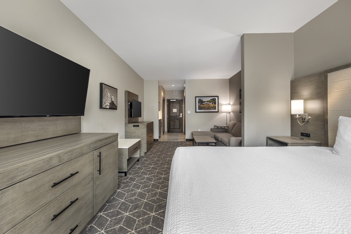 Best Western Plus - Lawrenceburg,TN photo 2