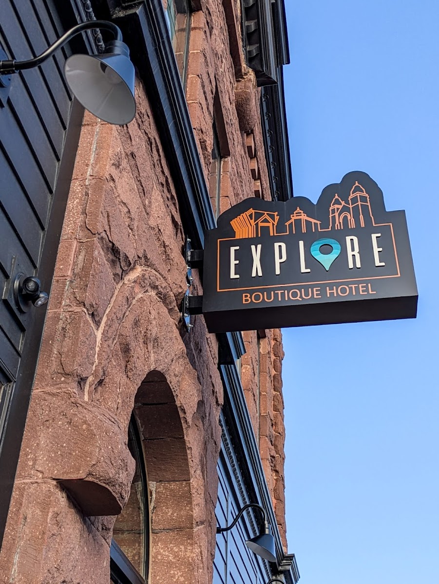 EXPLORE: Marquette Historic District photo 3