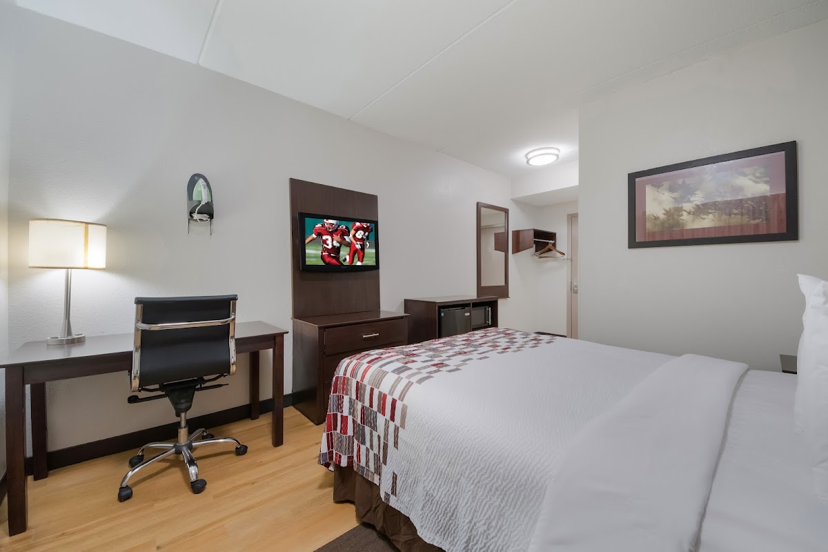 Red Roof Inn San Antonio - SeaWorld/Northwest photo 2