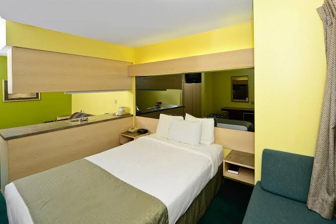 Americas Best Value Inn & Suites Jackson, TN photo 2