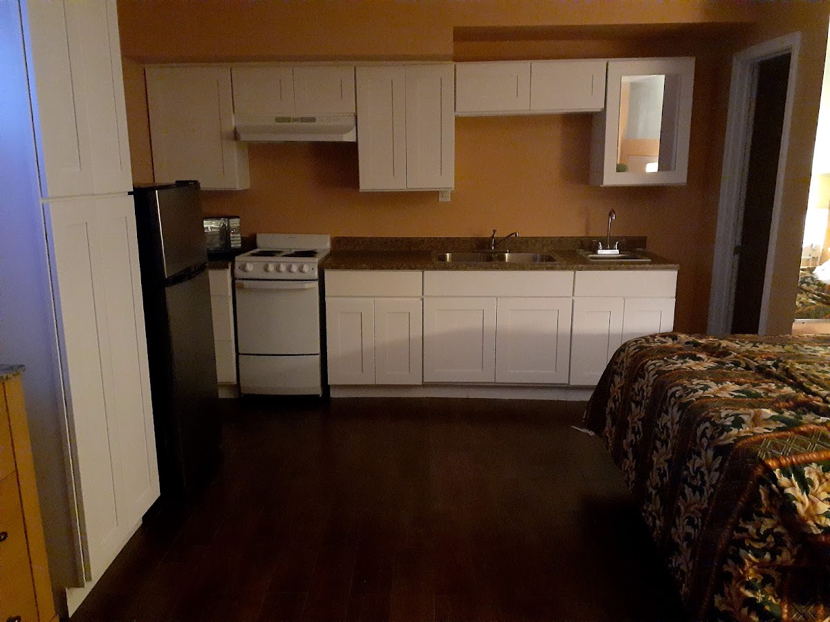 Colonial Pool & Spa Motel photo 2