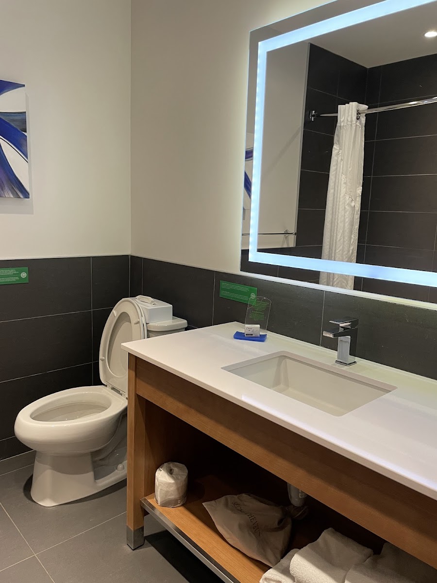 Holiday Inn Express & Suites, Vaudreuil-Dorion photo 2
