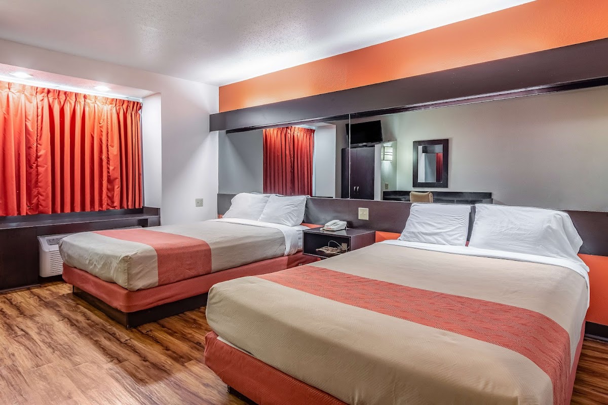 Motel 6 Chattanooga, TN - Downtown photo 2