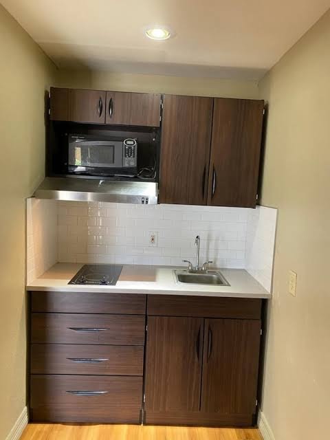 Stratford House Inn & Suites photo 3