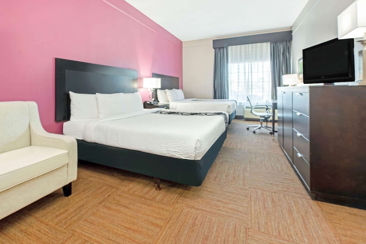 La Quinta Inn & Suites by Wyndham Winnie photo 3