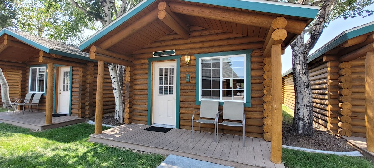 Cabin Creek Inn